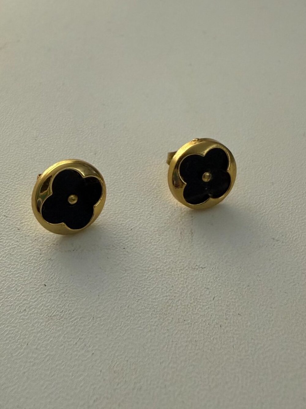 NEW Color Blossom BB Sun Ear Stud -Black Quatrefoil Earrings